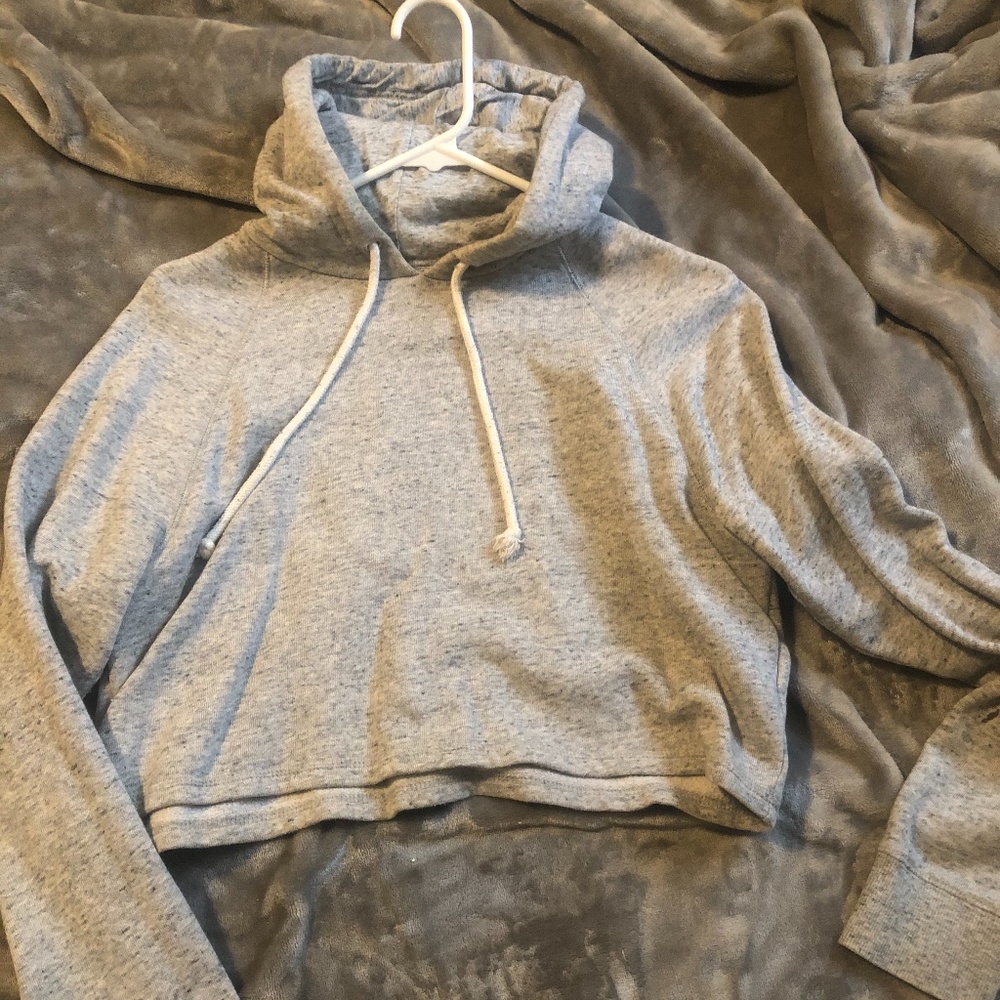 cropped hoodie